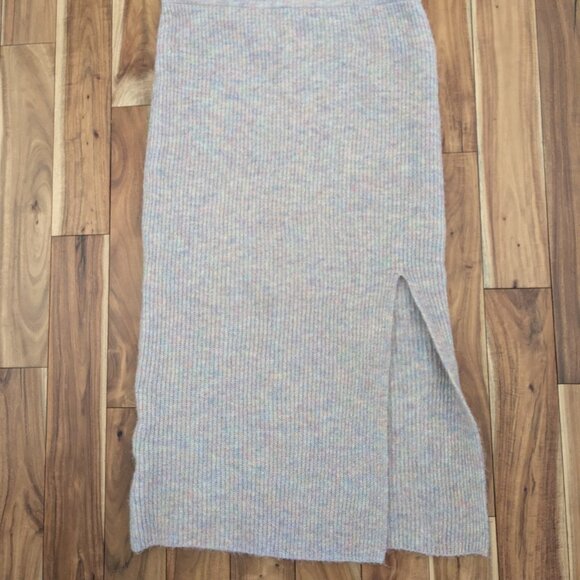 Heartloom knit midi skirt - Picture 3 of 6